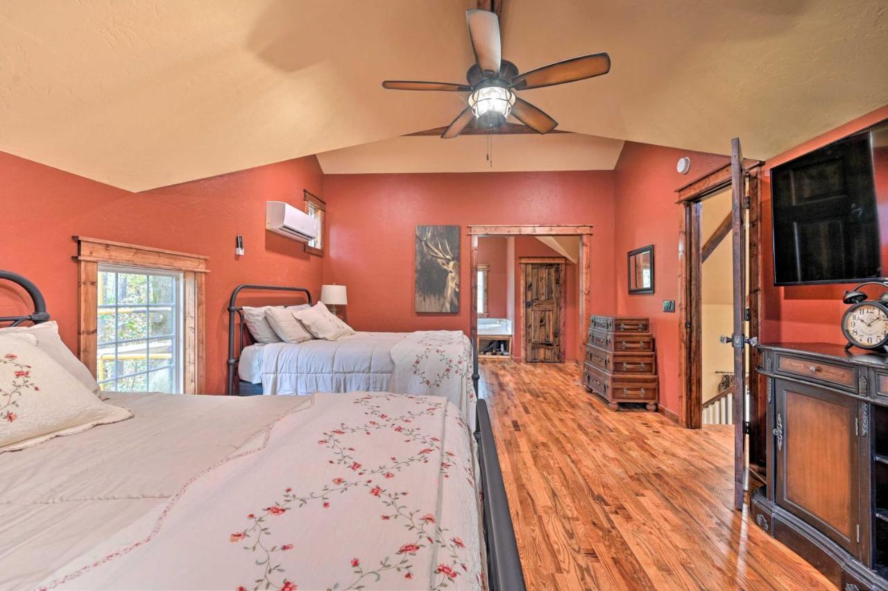 Tudor-Style Broken Bow Cottage With Hot Tub And Decks! Stephens Gap Exterior photo