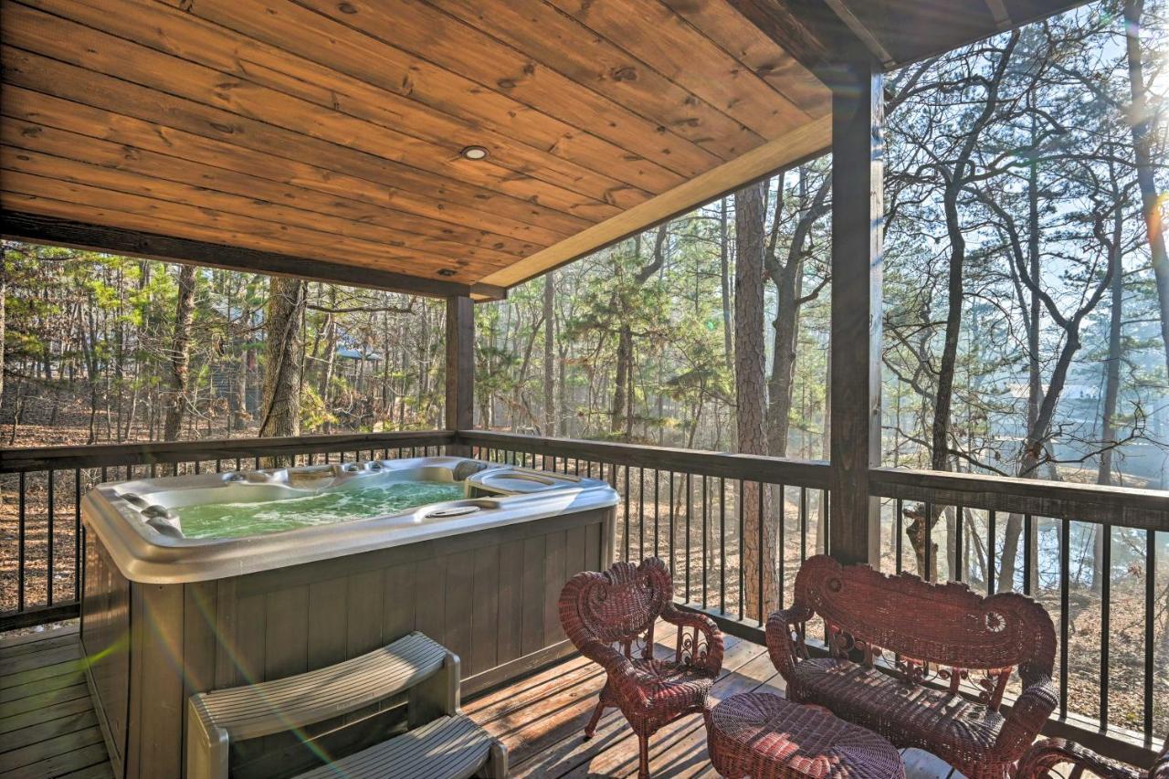 Tudor-Style Broken Bow Cottage With Hot Tub And Decks! Stephens Gap Exterior photo